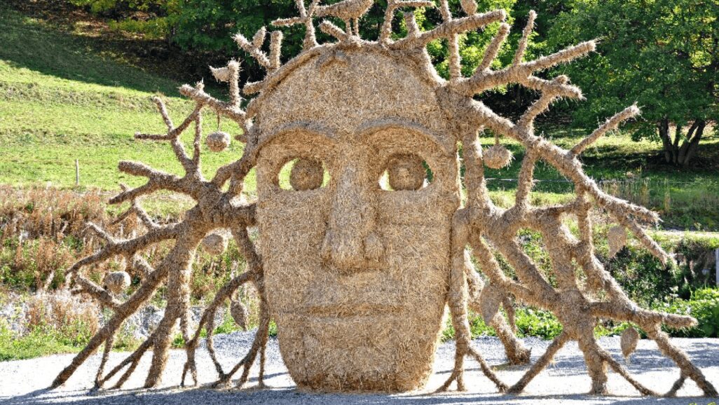 Offre de formation gratuite – Sculpture sur paille et foin