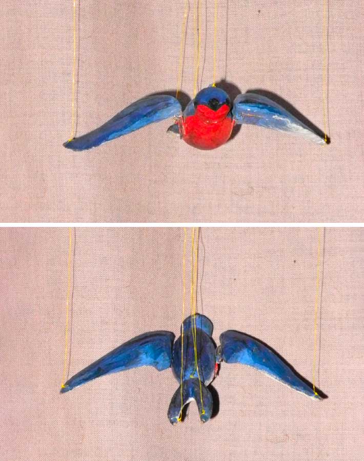 Hirondelle, du spectacle Marianne s'en va-t-au moulin, marionnette de Micheline Legendre.