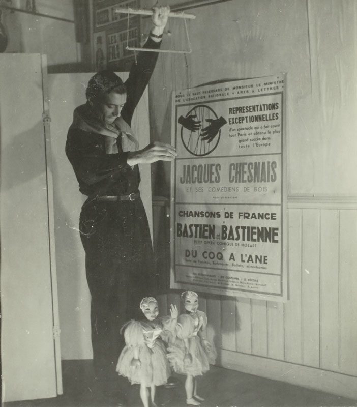 Jacques Chesnais dans l’atelier de la rue de Buci, vers 1942