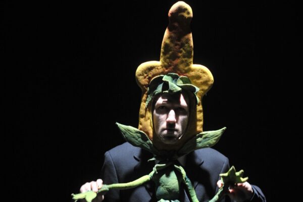 Cabaret Gainsbourg, Pupulus Mordicus Cabaret Gainsbourg, Pupulus Mordicus, 2010 © Denis Baribault